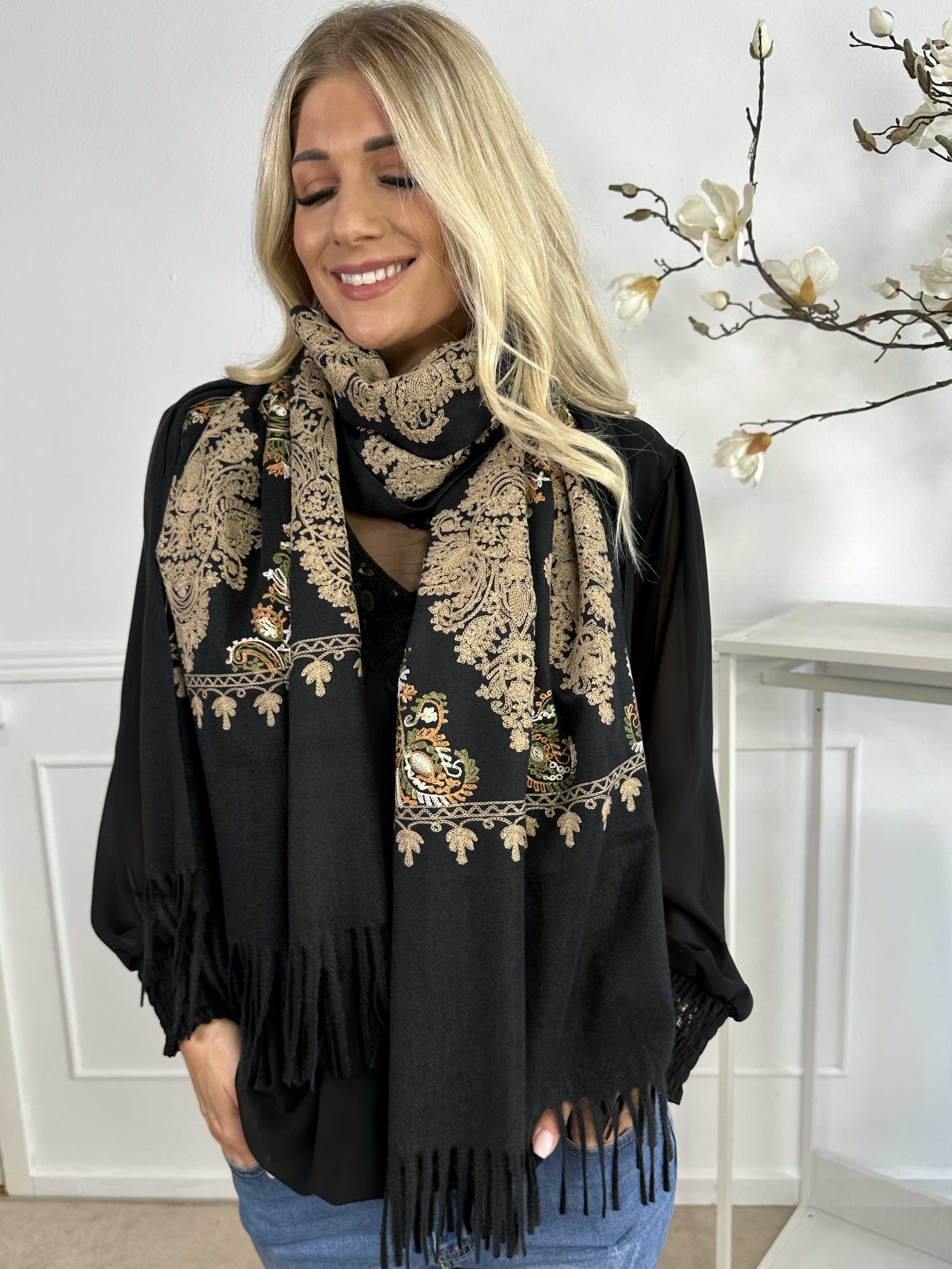 Kalina - Stor mjuk scarf med broderade detaljer